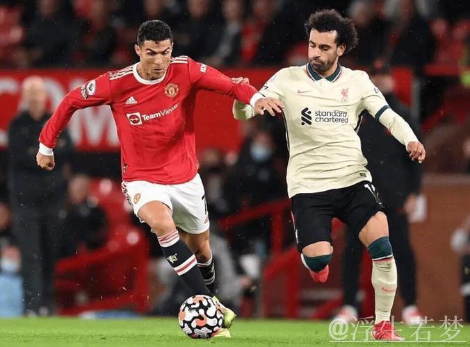 内维尔谈萨拉赫争议,理解双方立场称顶级球星行为特殊 内维尔谈萨拉赫争议,理解双方立场称顶级球星行为特殊